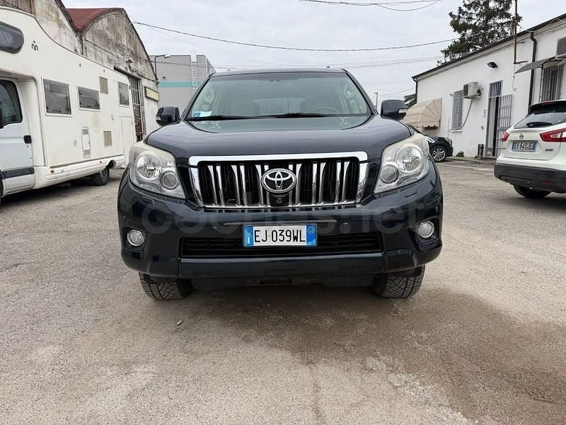 Usado Toyota Land Cruiser 190 CV (139 kW) 2011 Negro SUV