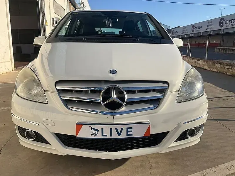 Usado Mercedes B200 140 CV (102 kW) 2010 Blanco Monovolumen