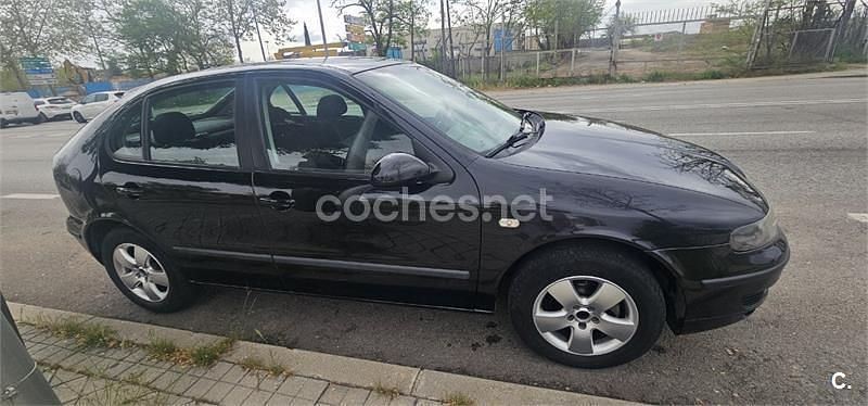 Käytetty Seat Leon ST Style 150 HP (110 kW) 2013 Musta Farmari