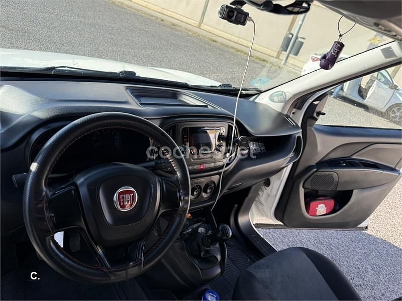 Usado Fiat Doblò 90 CV (66 kW) 2012 Blanco Monovolumen