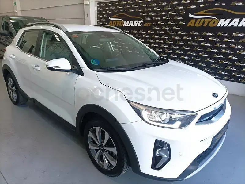 Usado Kia Stonic 120 CV (88 kW) 2021 Blanco SUV