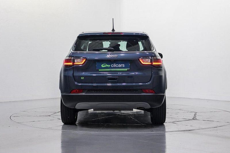 Usado Jeep Compass Altitude 130 CV (95 kW) 2024 Azul SUV