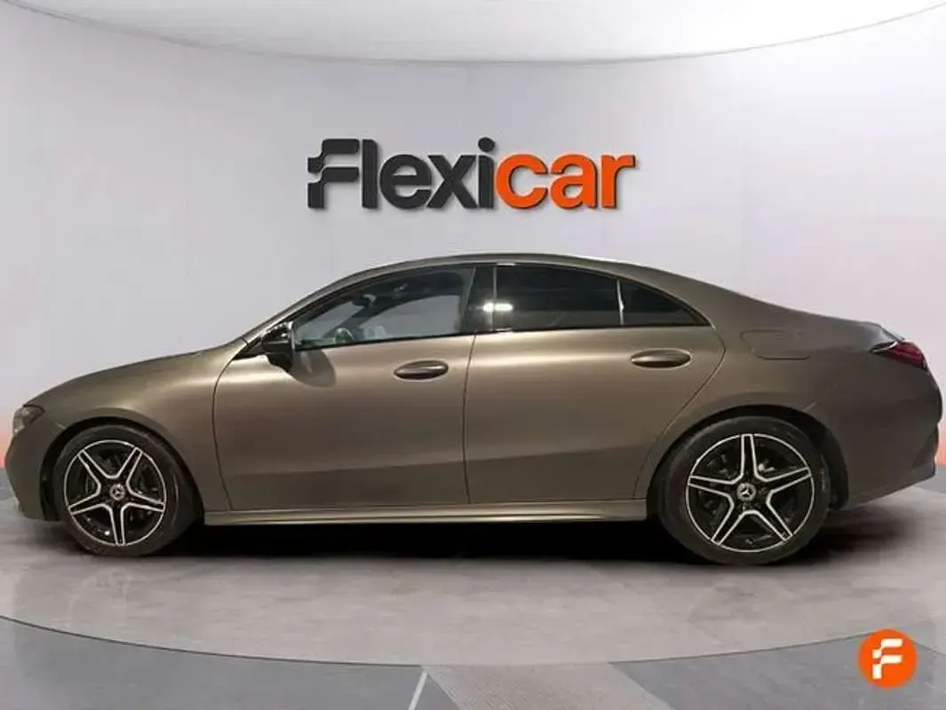 Usado Mercedes CLA200 150 CV (110 kW) 2025 Gris Coupe