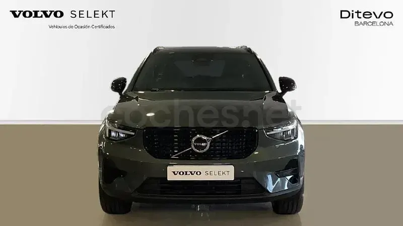 Usado Volvo XC40 Plus 163 CV (119 kW) 2025 Gris / plata SUV
