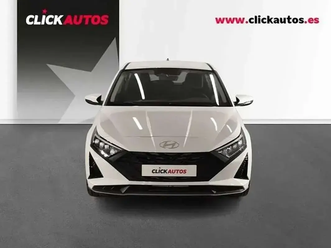 Käytetty Hyundai i20 80 HP (58 kW) 2025 Valkoinen Viistoperä