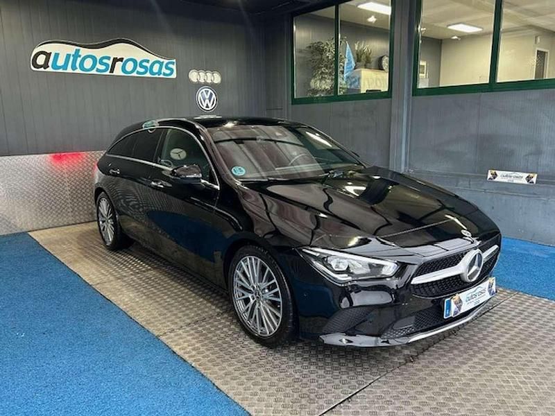 Usado Mercedes CLA200 Shooting Brake 150 CV (110 kW) 2022 Negro Familiar