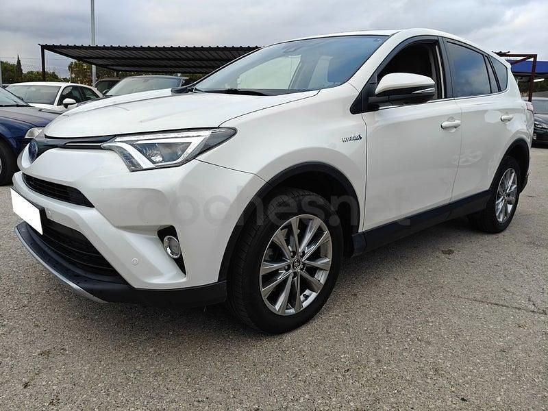 Usado Toyota RAV4 Hybrid Executive 197 CV (144 kW) 2018 Blanco SUV