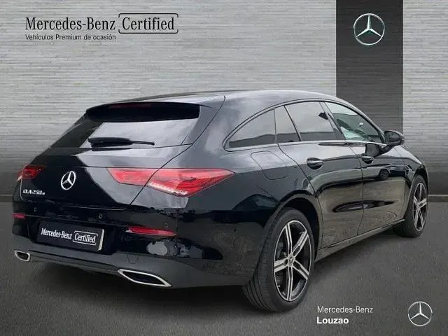 Usado Mercedes CLA250e Shooting Brake 218 CV (160 kW) 2023 Negro noche Familiar