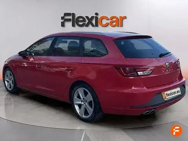 Usado Seat Leon FR 150 CV (110 kW) 2016 Rojo Familiar