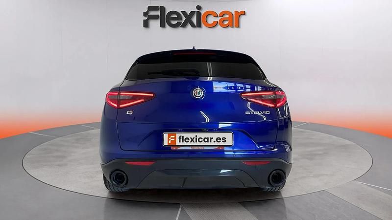 Usado Alfa Romeo Stelvio Sprint 190 CV (139 kW) 2022 Azul SUV