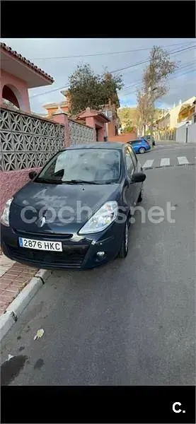 Usado Renault Clio IV 75 CV (55 kW) 2012 Gris / plata Berlina