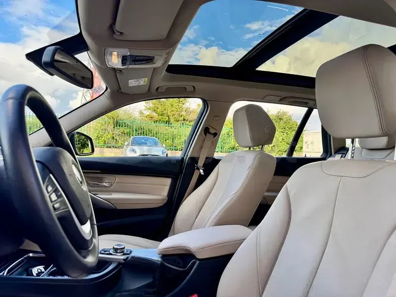 Usado BMW 320 190 HP (139 kW) 2016 Azul Carrinha