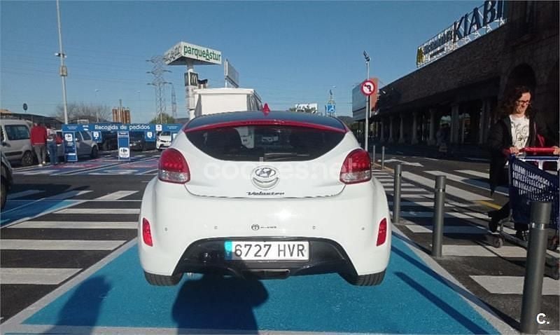 Usado Hyundai Veloster Sport 140 CV (102 kW) 2014 Blanco Berlina