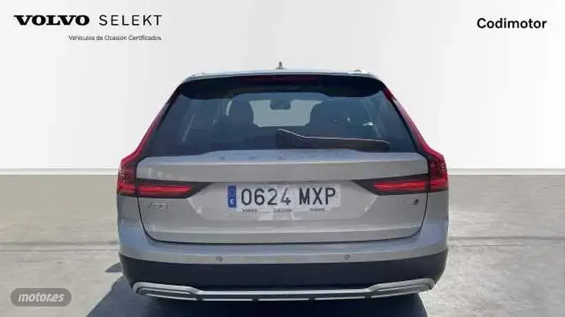 Usado Volvo V90 CC Core 197 CV (144 kW) 2024 Plateado Familiar