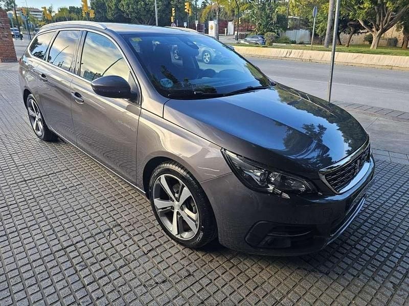 Usado Peugeot 308 SW Allure 131 CV (96 kW) 2018 Gris Familiar