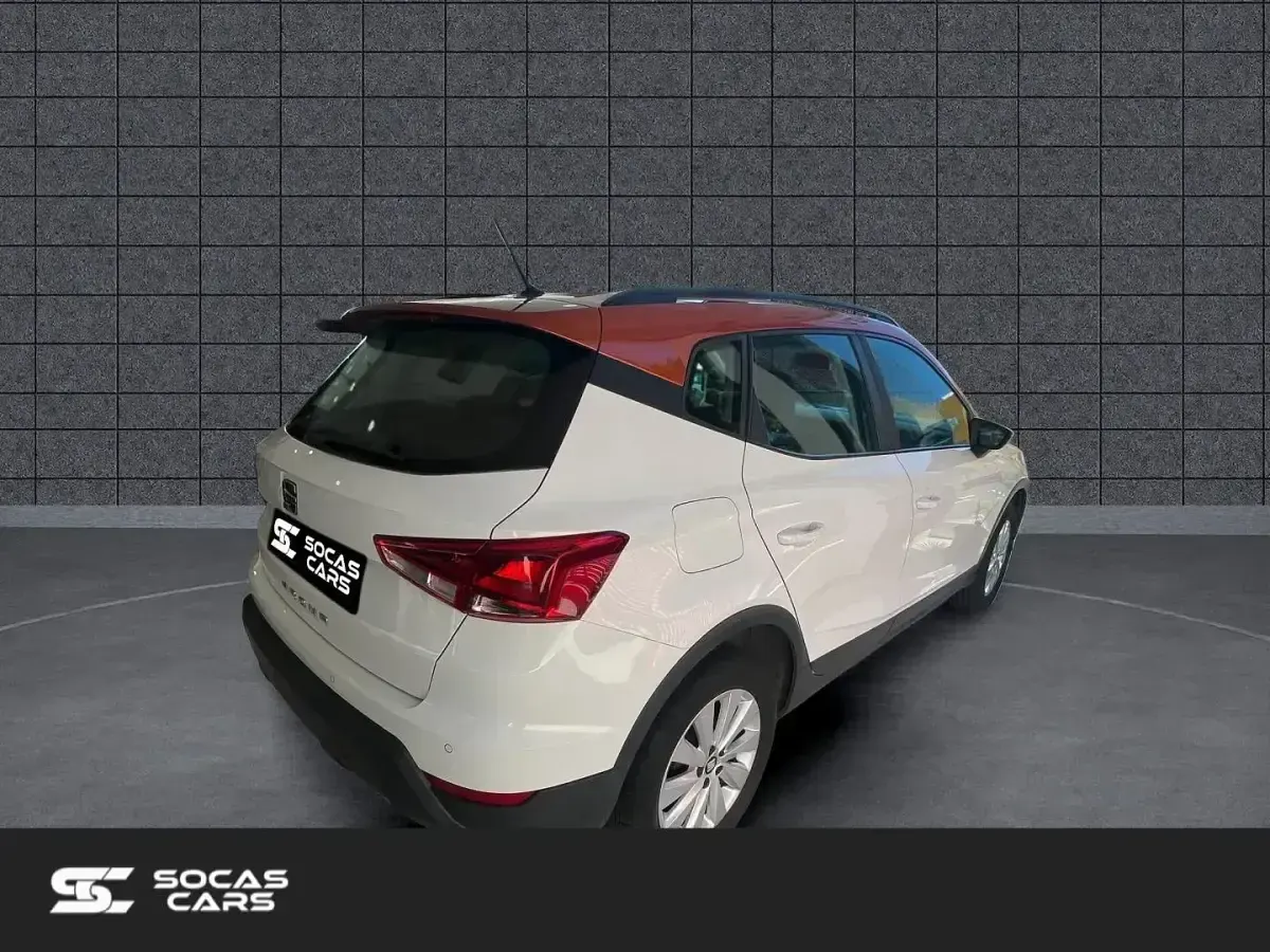 Usado Seat Arona Ecomotive 95 CV (69 kW) 2018 Blanco SUV
