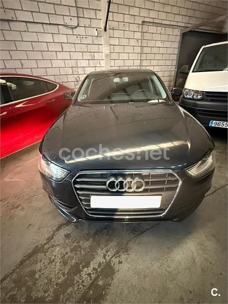 Usado Audi A4 143 CV (105 kW) 2012 Negro Berlina