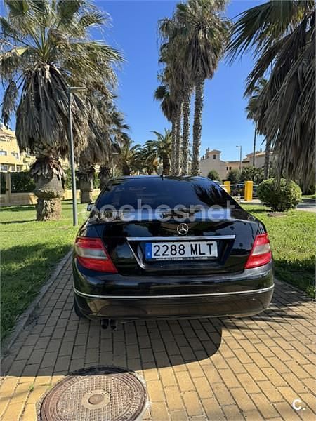 Usado Mercedes C200 Avantgarde 136 CV (100 kW) 2010 Negro Berlina