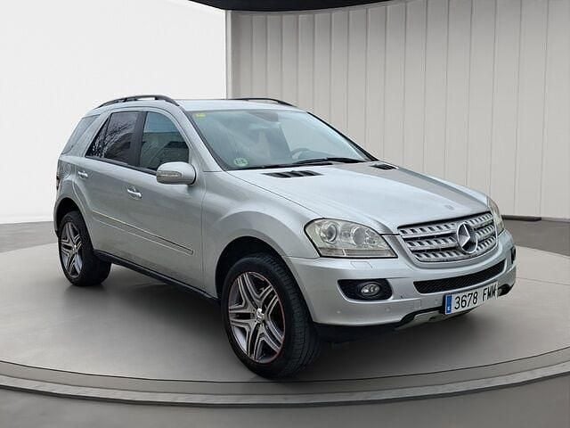 Usado Mercedes ML280 190 CV (139 kW) 2005 Gris / plata SUV