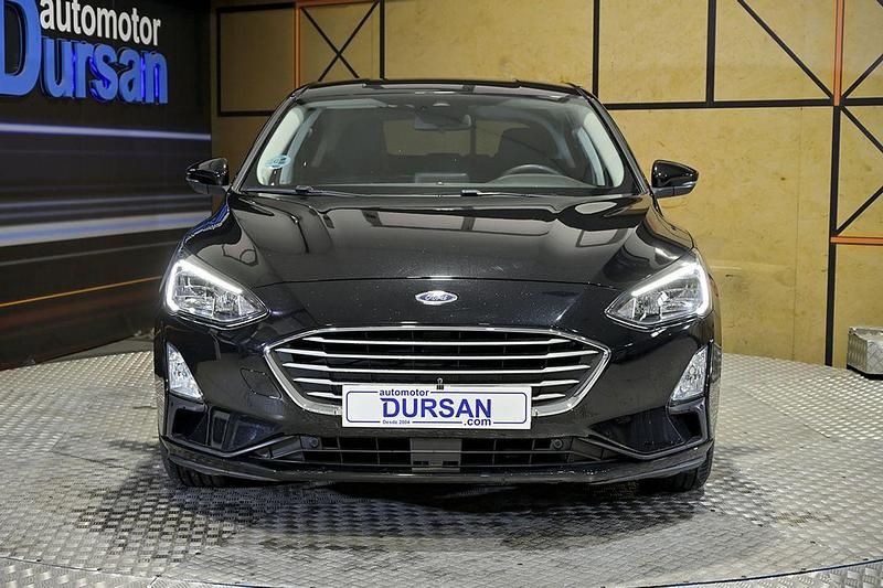 Usado Ford Focus Trend 120 CV (88 kW) 2022 Negro Berlina