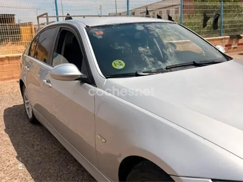 Usado BMW 320 177 CV (130 kW) 2008 Blanco Berlina