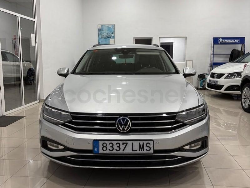 Usado VW Passat Executive 122 CV (89 kW) 2021 Gris / plata Familiar