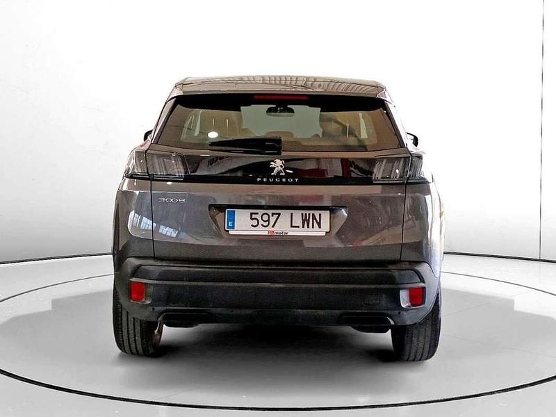 Usado Peugeot 3008 Active 132 CV (97 kW) 2022 Gris SUV