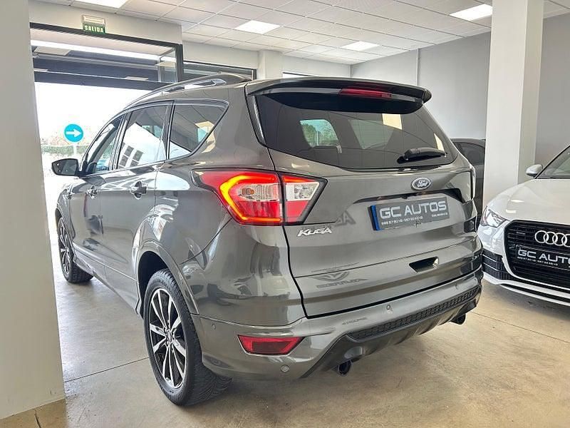 Usado Ford Kuga ST-Line 150 CV (110 kW) 2020 Gris SUV