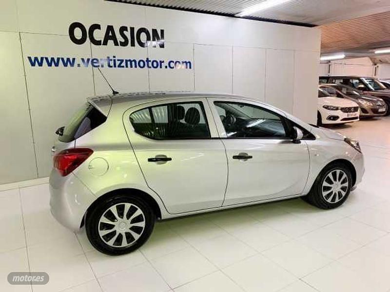 Usado Opel Corsa Expression 90 CV (66 kW) 2018 Plateado Utilitario