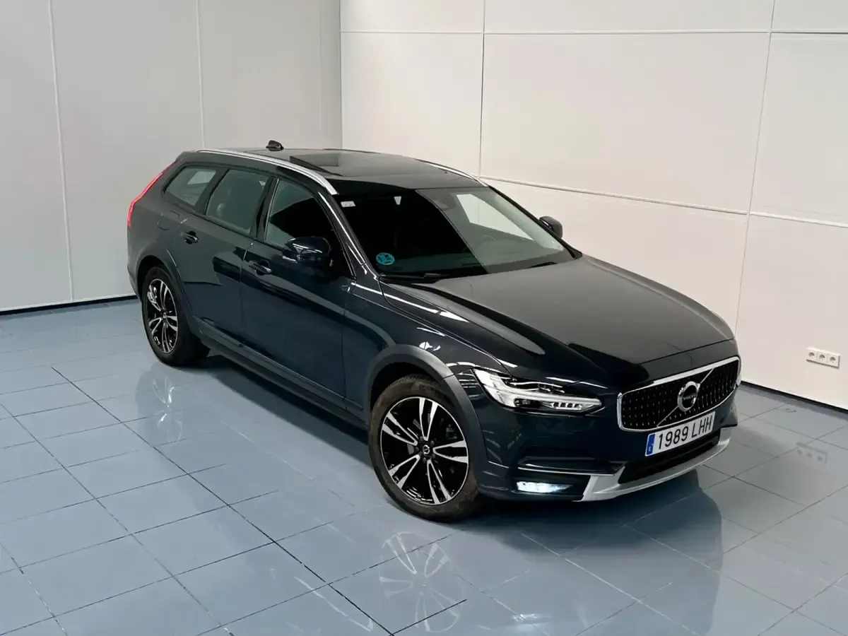 Usado Volvo V90 CC Pro 190 CV (139 kW) 2020 Gris / plata Familiar