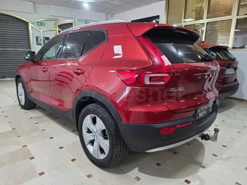 Usado Volvo XC40 Business Edition 150 CV (110 kW) 2020 Rojo SUV