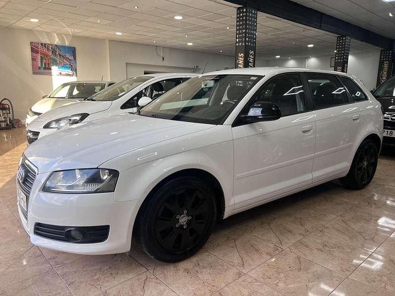 Blanco Usado 2009 Audi A3 Sportback Ambition Utilitario | 7500 € (Precio justo) - Imagen 1/4