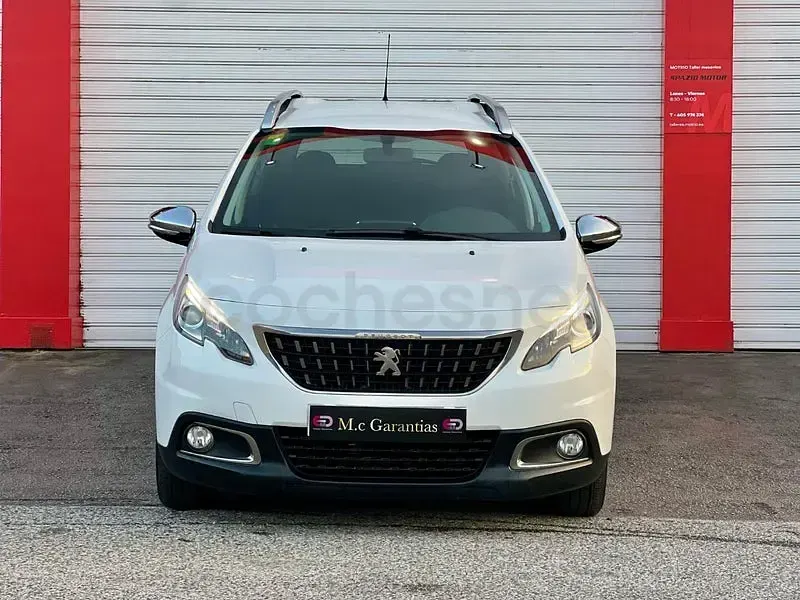 Usado Peugeot 2008 Allure 130 CV (95 kW) 2018 Blanco SUV