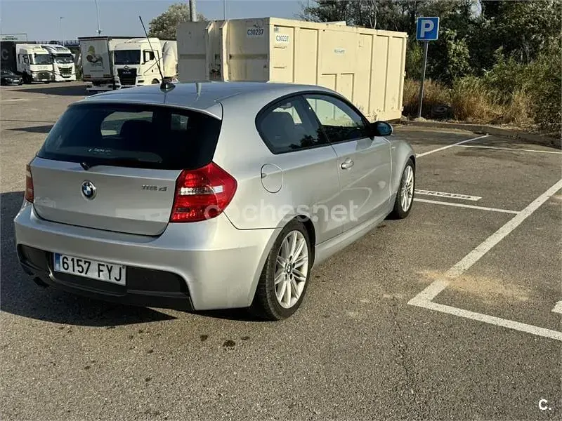 Usado BMW 118 143 CV (105 kW) 2007 Gris / plata Utilitario