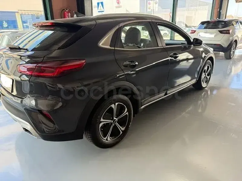 Usado Kia XCeed 141 CV (103 kW) 2021 Gris / plata SUV