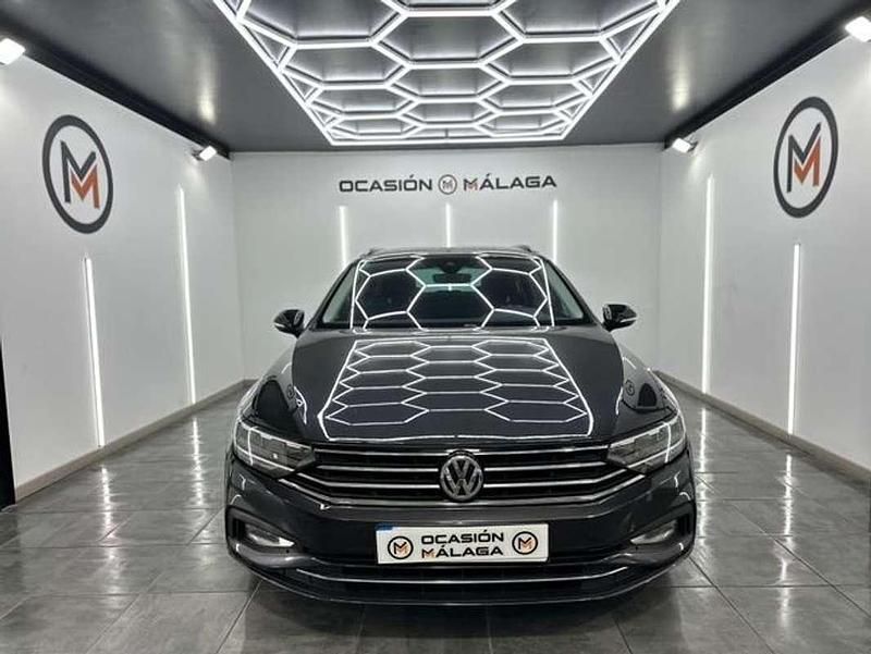 Usado VW Passat Executive 150 CV (110 kW) 2020 Negro Familiar