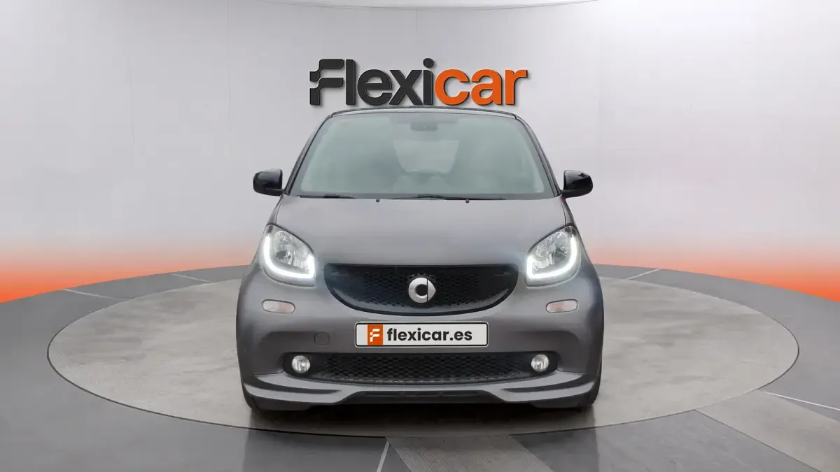 Usado Smart ForTwo Cabrio 90 CV (66 kW) 2019 Gris Descapotable