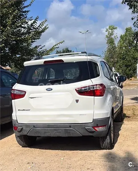 Usado Ford Ecosport Trend 112 CV (82 kW) 2016 Blanco SUV