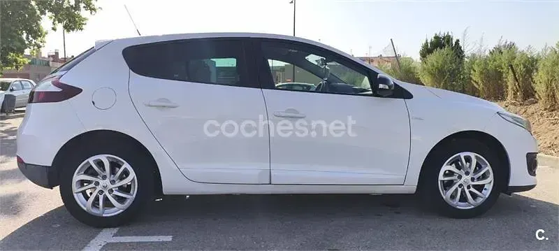 Usado Renault Mégane III LIMITED 95 CV (69 kW) 2014 Blanco Berlina