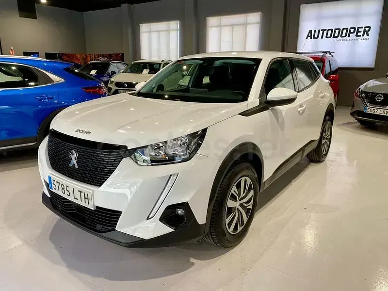 Usado Peugeot 2008 Active 110 CV (80 kW) 2021 Blanco SUV
