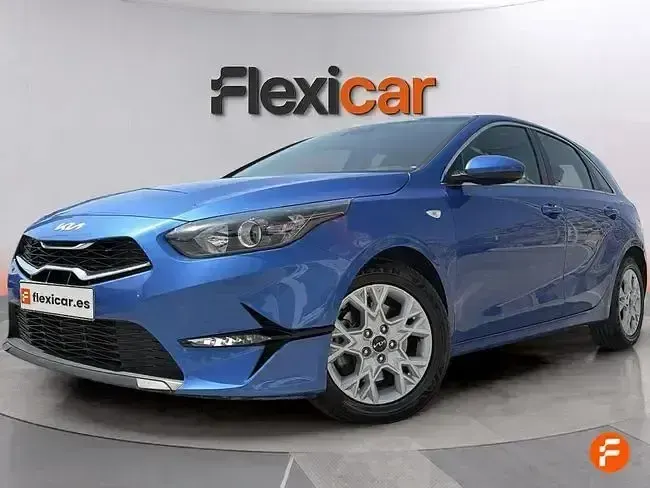 Usado Kia Ceed 136 CV (100 kW) 2023 Azul Utilitario