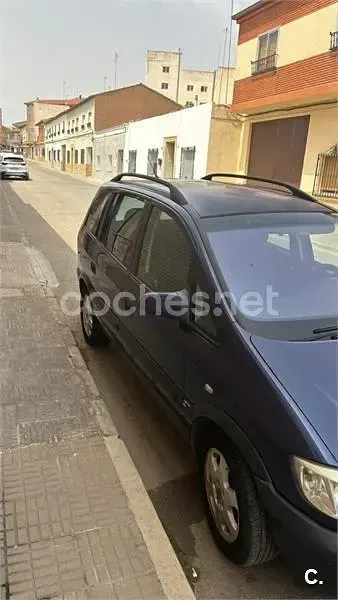 Usado Opel Zafira Elegance 100 CV (73 kW) 2003 Azul Monovolumen