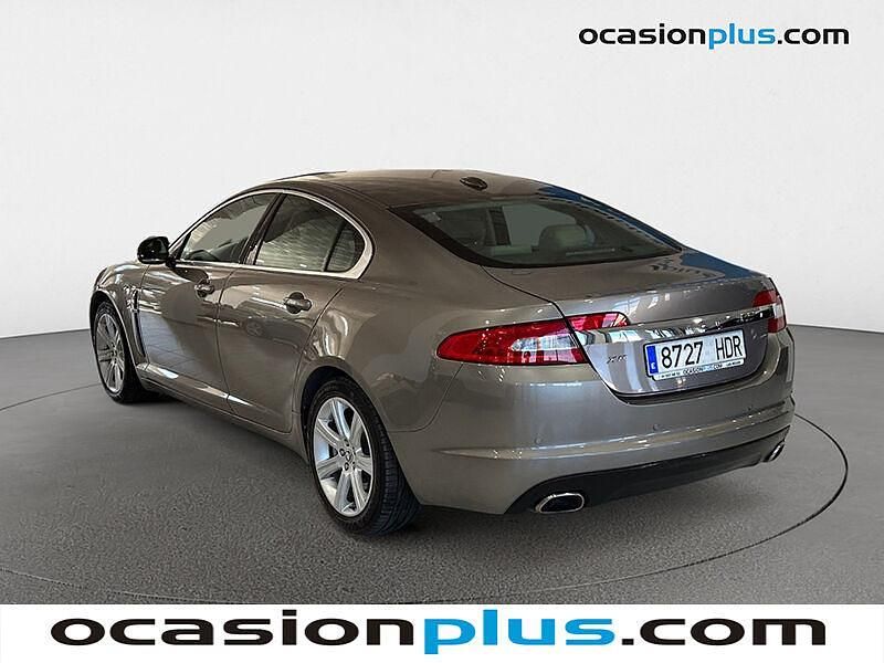 Usado Jaguar XF Luxury 241 CV (177 kW) 2011 Gris beige Berlina
