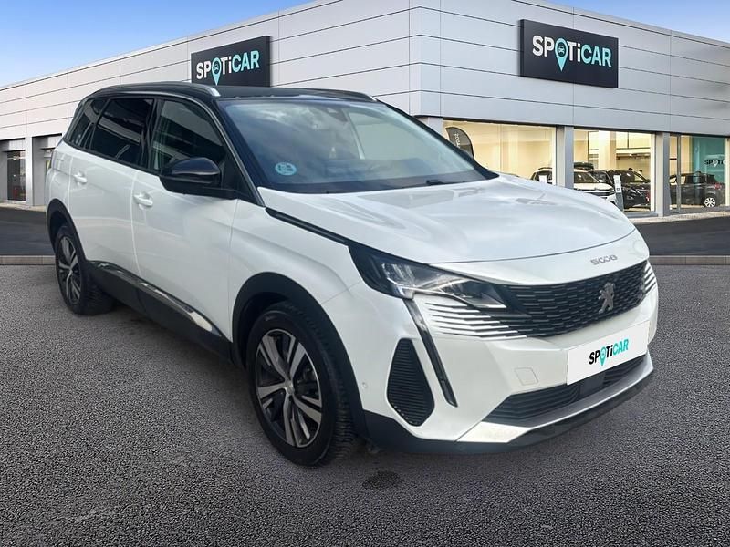 Usado Peugeot 5008 Allure 131 CV (96 kW) 2022 Blanco SUV