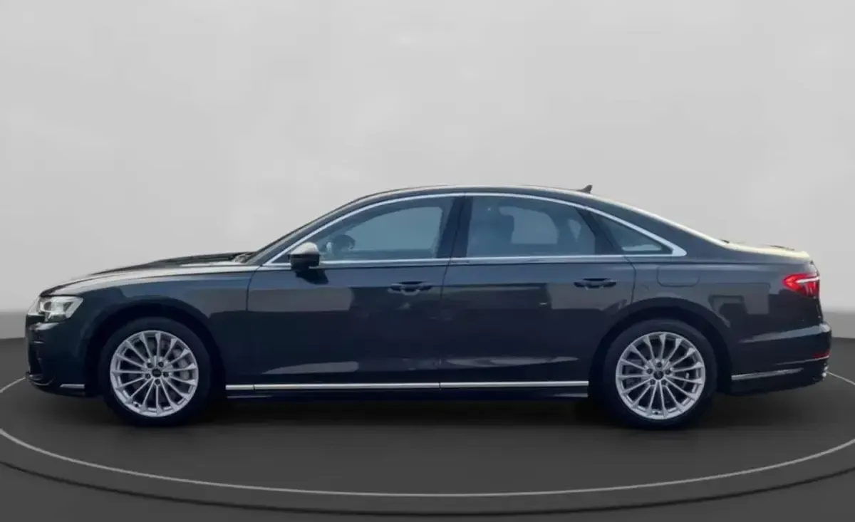 Usado Audi A8 462 CV (339 kW) 2024 Gris Berlina