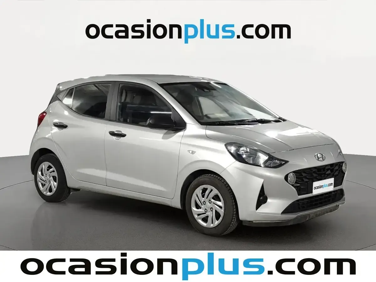 Usado Hyundai i10 67 CV (49 kW) 2022 Gris Utilitario