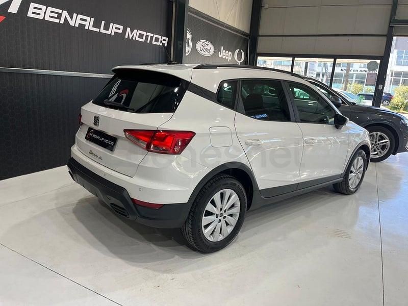 Usado Seat Arona Xperience 110 CV (80 kW) 2023 Blanco SUV