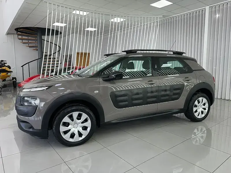 Usado Citroën C4 Business Class 99 CV (72 kW) 2018 Marrón Berlina