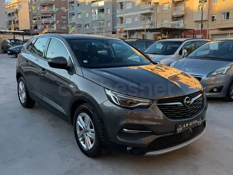Usado Opel Grandland X Ultimate 130 CV (95 kW) 2021 Gris / plata SUV
