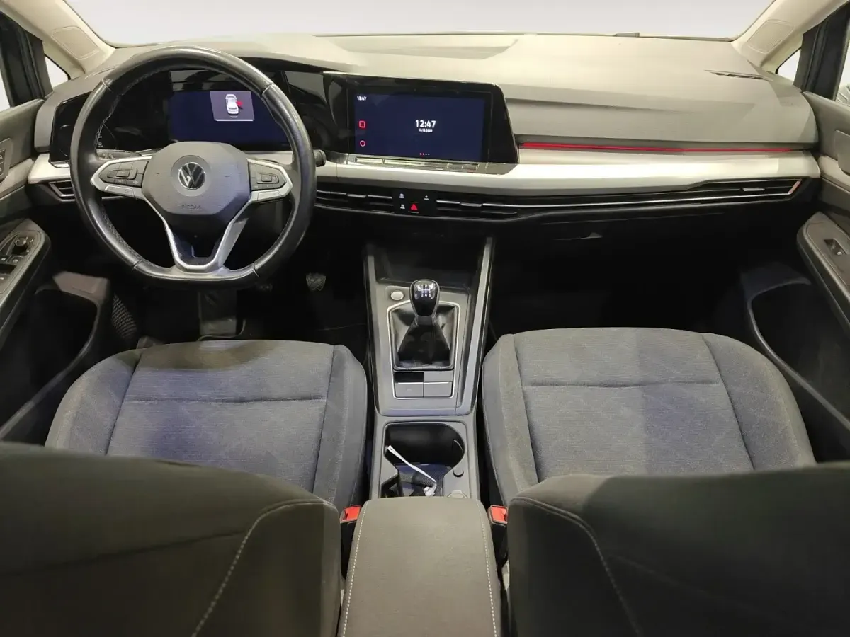 Usado VW Golf VIII 115 CV (84 kW) 2025 Gris/plata